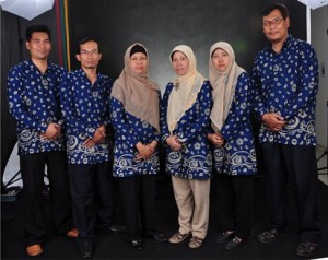 Staf Dosen dari kiri M Yusuf PhD, Agus Suyanto MSi, Wikanastri MT, Siti Aminah MSi, Nurhidajah MSi dan Dr Nurrahman